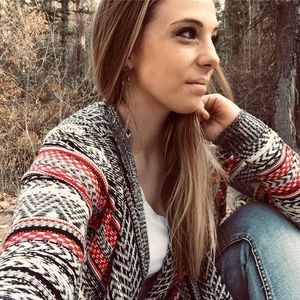 Meet your Posher, Elena